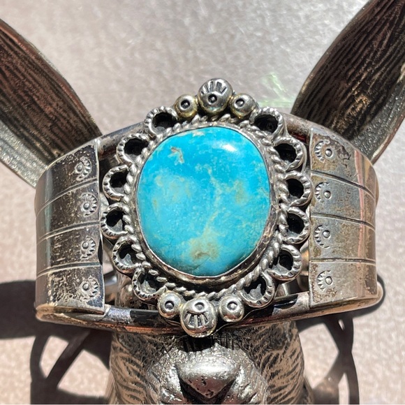 LARGE Navajo Signed Oval Turquoise Sterling Silver Vintage Cuff Bracelet - Picture 2 of 9